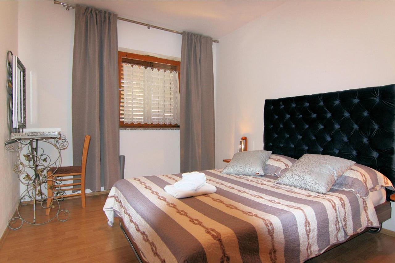 Apartmani Villa Kalinic Njivice Exterior photo